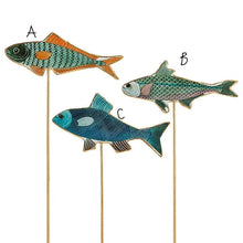 Load image into Gallery viewer, Swimming Fish Stake
