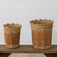 Load image into Gallery viewer, Scalloped Woven Basket