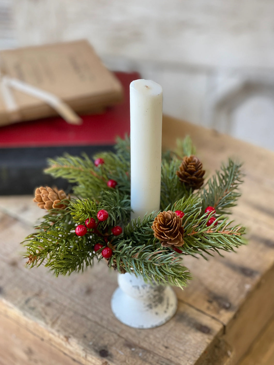 White Spruce w/Berries Candle Ring