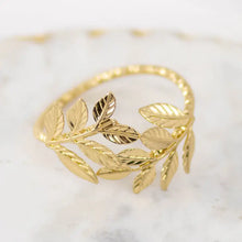 Load image into Gallery viewer, Laurel Wreath Napkin Ring Matte Gold 2"
