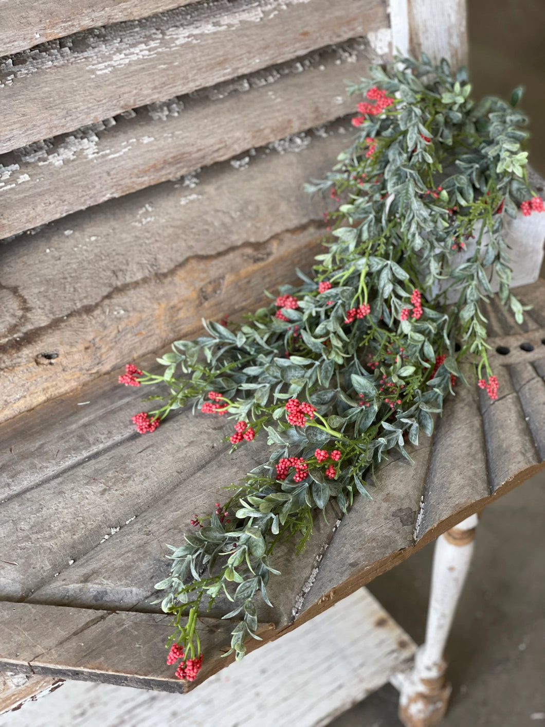 Nottingham Red Berry Hanging Stem