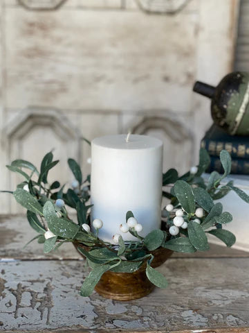 Snowberry Mistletoe Candle Ring